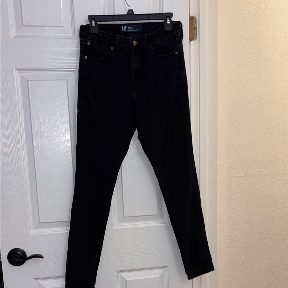 GAP Black High Rise Universal Legging